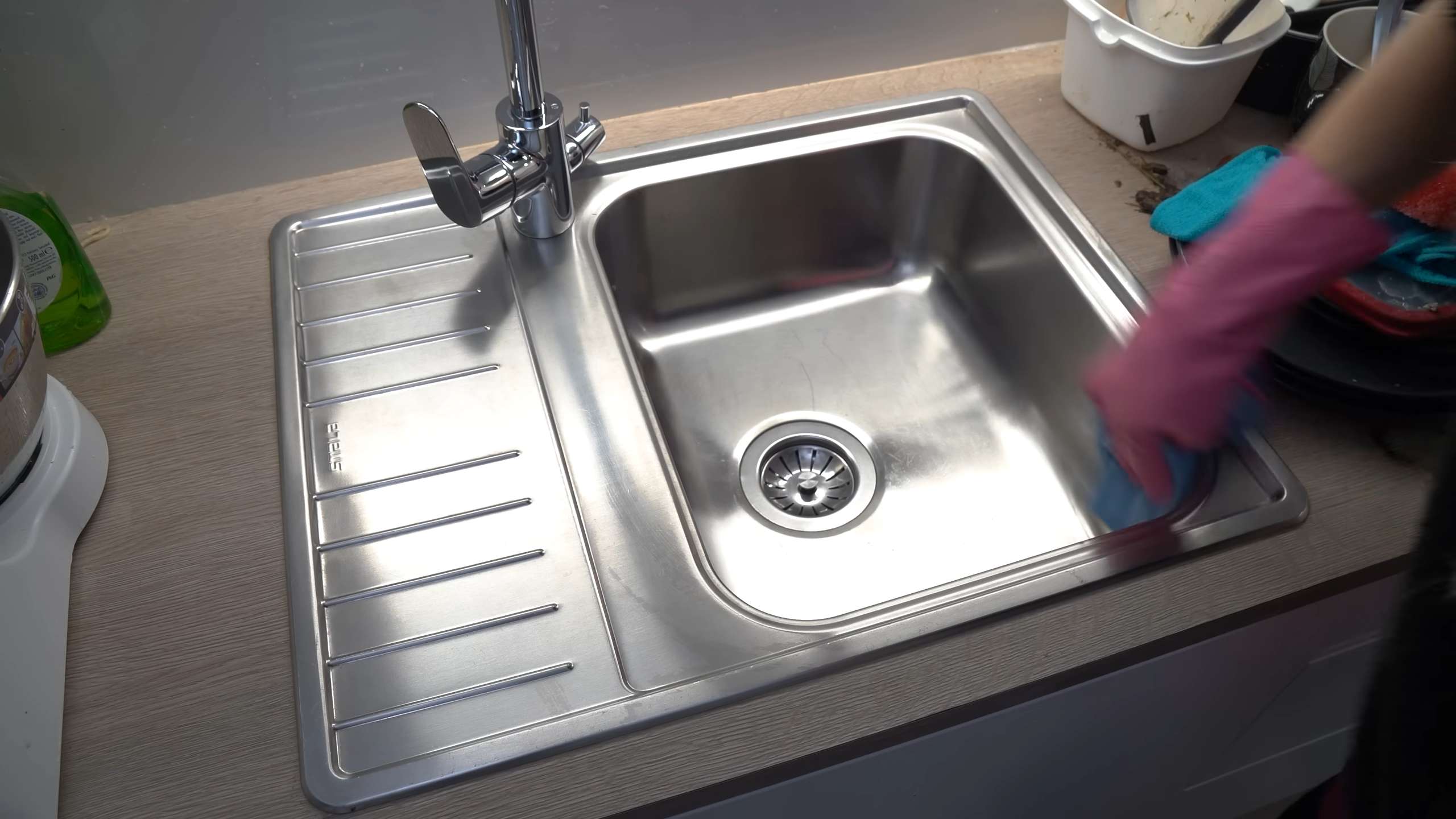 Spülbecken reinigen DIY Tipps